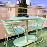 Un Nid à Tropez *