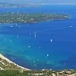 Un Nid à Tropez