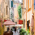 Un Nid à Tropez