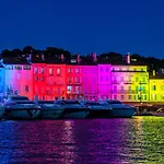 Un Nid à Tropez *